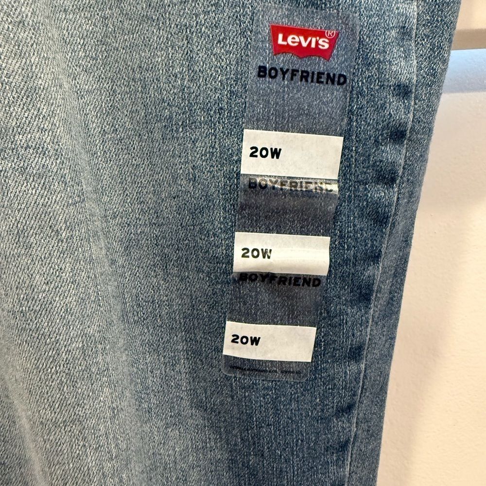 Levi's Boyfriend Jeans - Picture 3 of 7